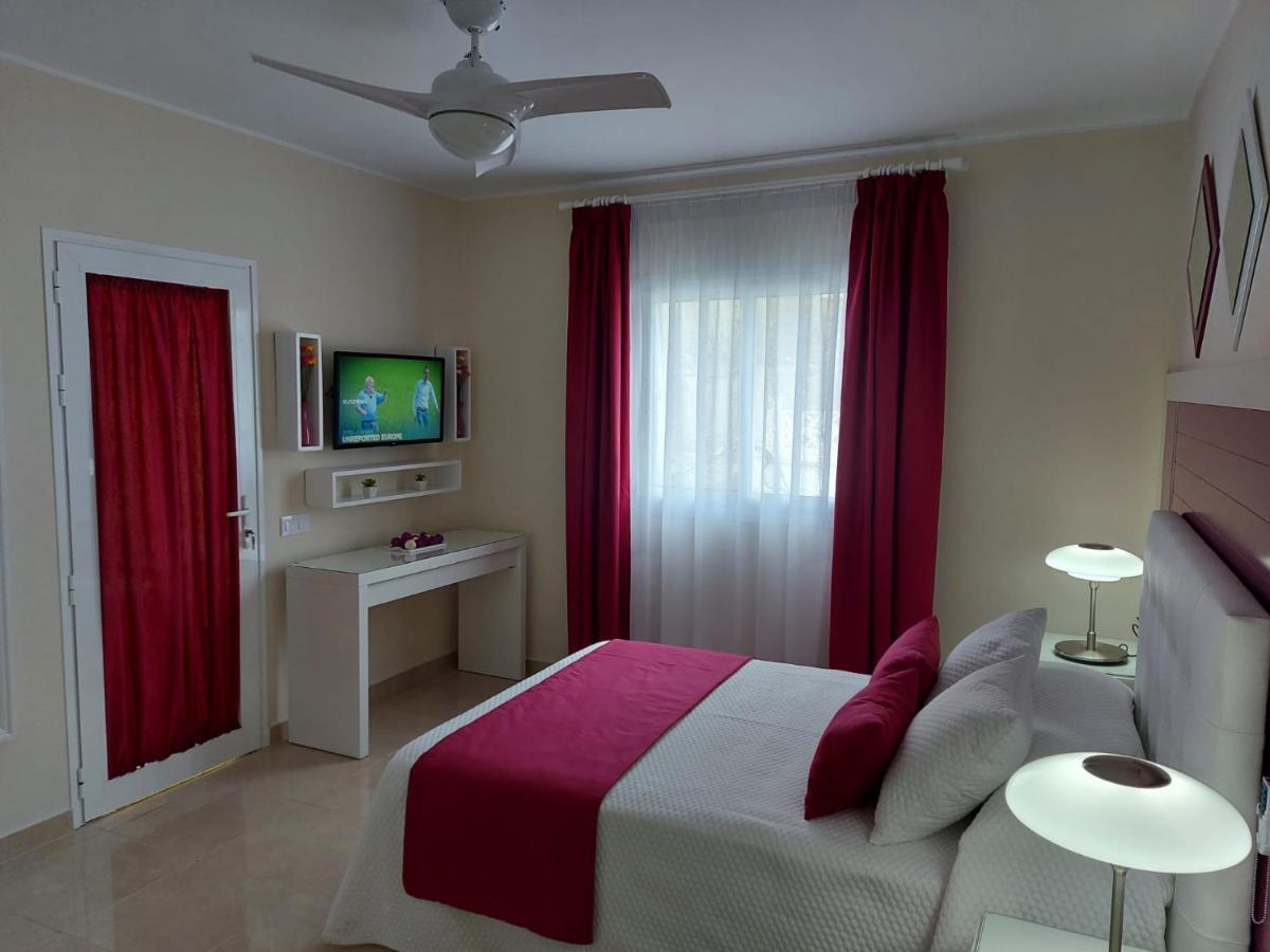 La Graciosa Apartment Гран Тарахал Екстериор снимка
